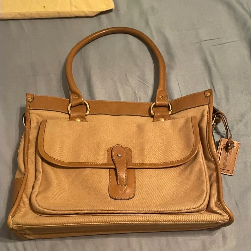 Elegant Tan Laptop Bag - Picture 1 of 7
